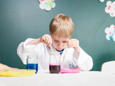 Keravan kaupunki panostaa tiedekasvatukseen ja aloittaa yhteistyön Kide Sciencen kanssa