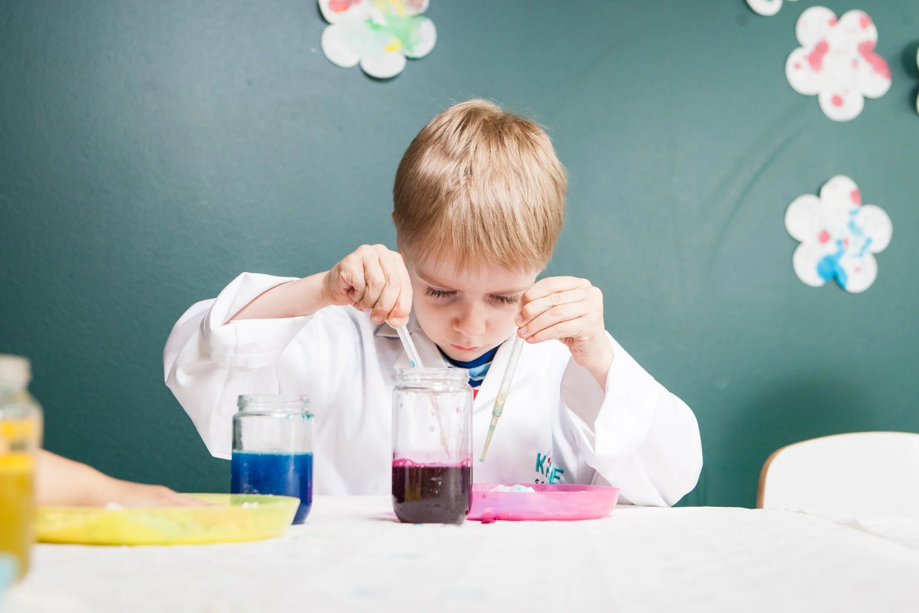 Keravan kaupunki panostaa tiedekasvatukseen ja aloittaa yhteistyön Kide Sciencen kanssa